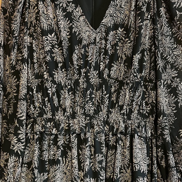 Ann Taylor Elegant Black Floral Dress - Picture 4 of 13
